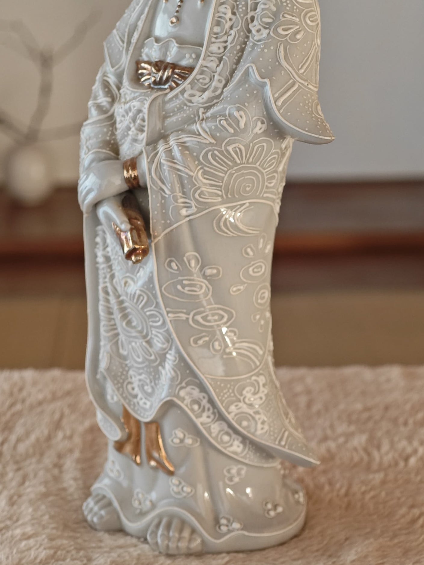 Kutani White Guan Yin