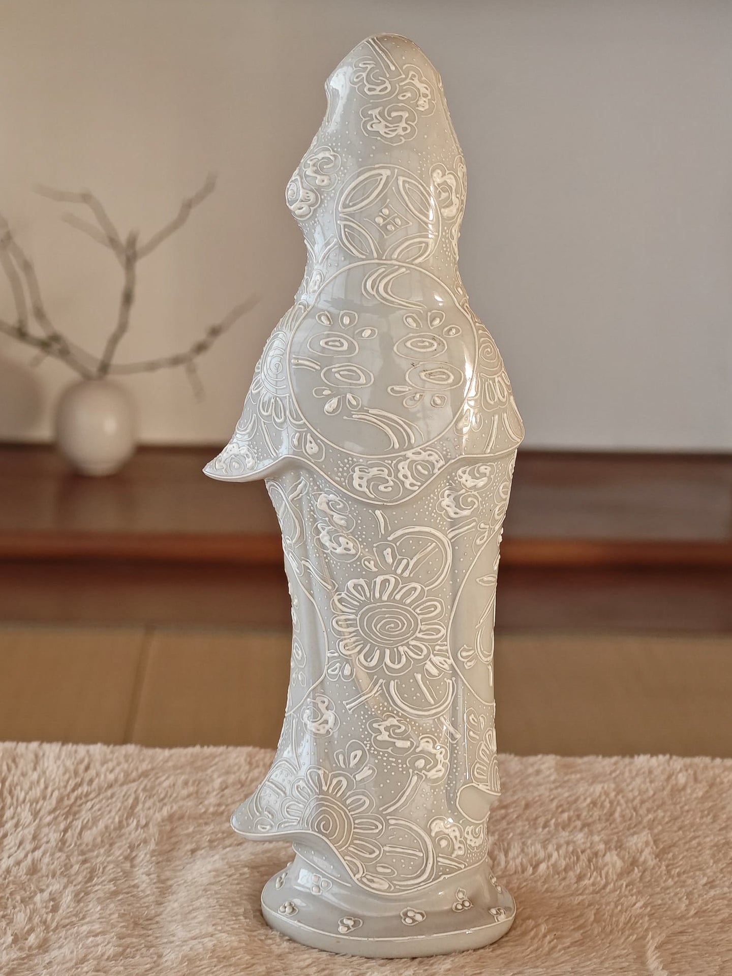 Kutani White Guan Yin