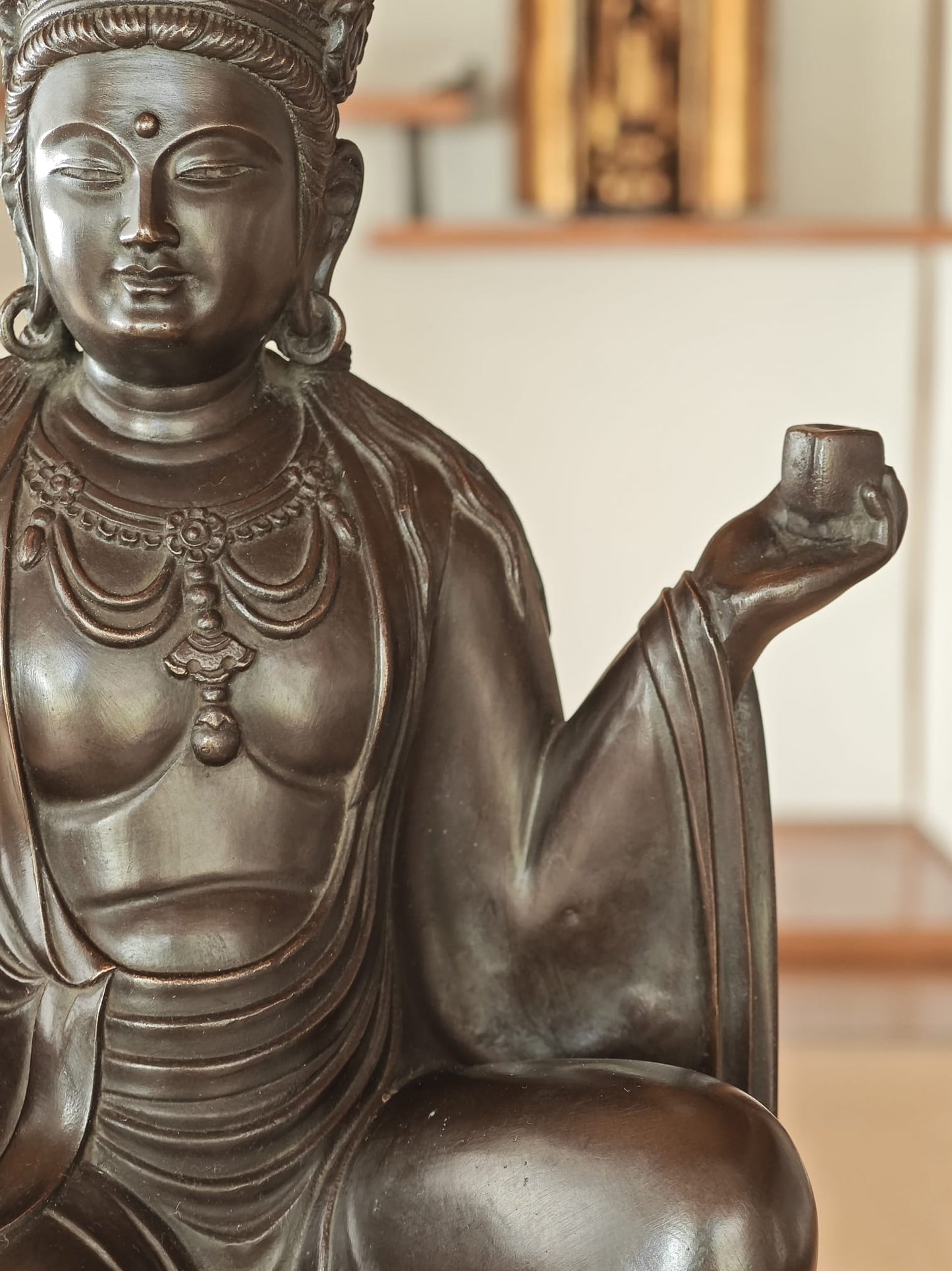 Bronze Seated Guan Yin by Sakizaki Eishin