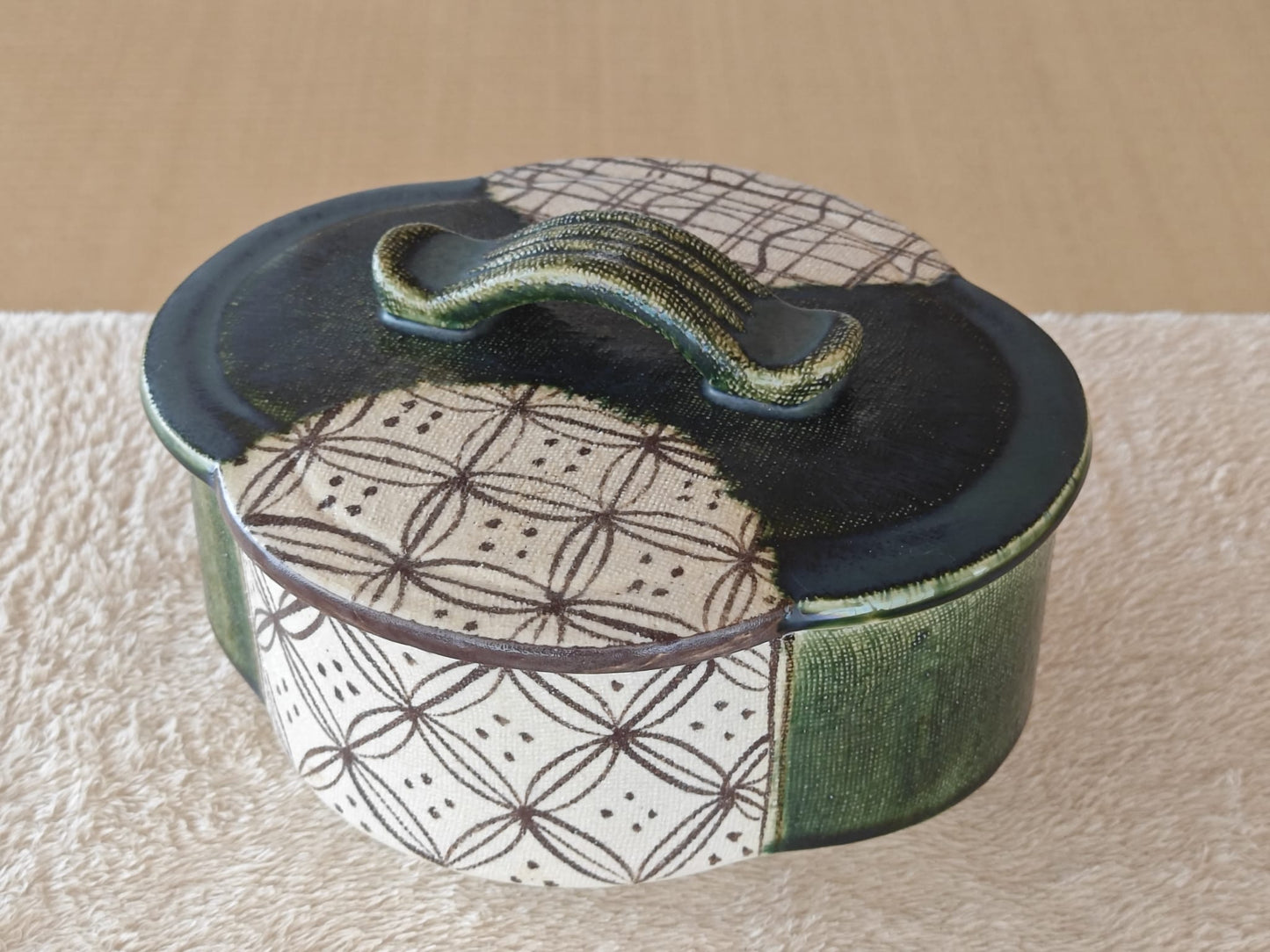 Ceramic Bowl with Lid by Keito