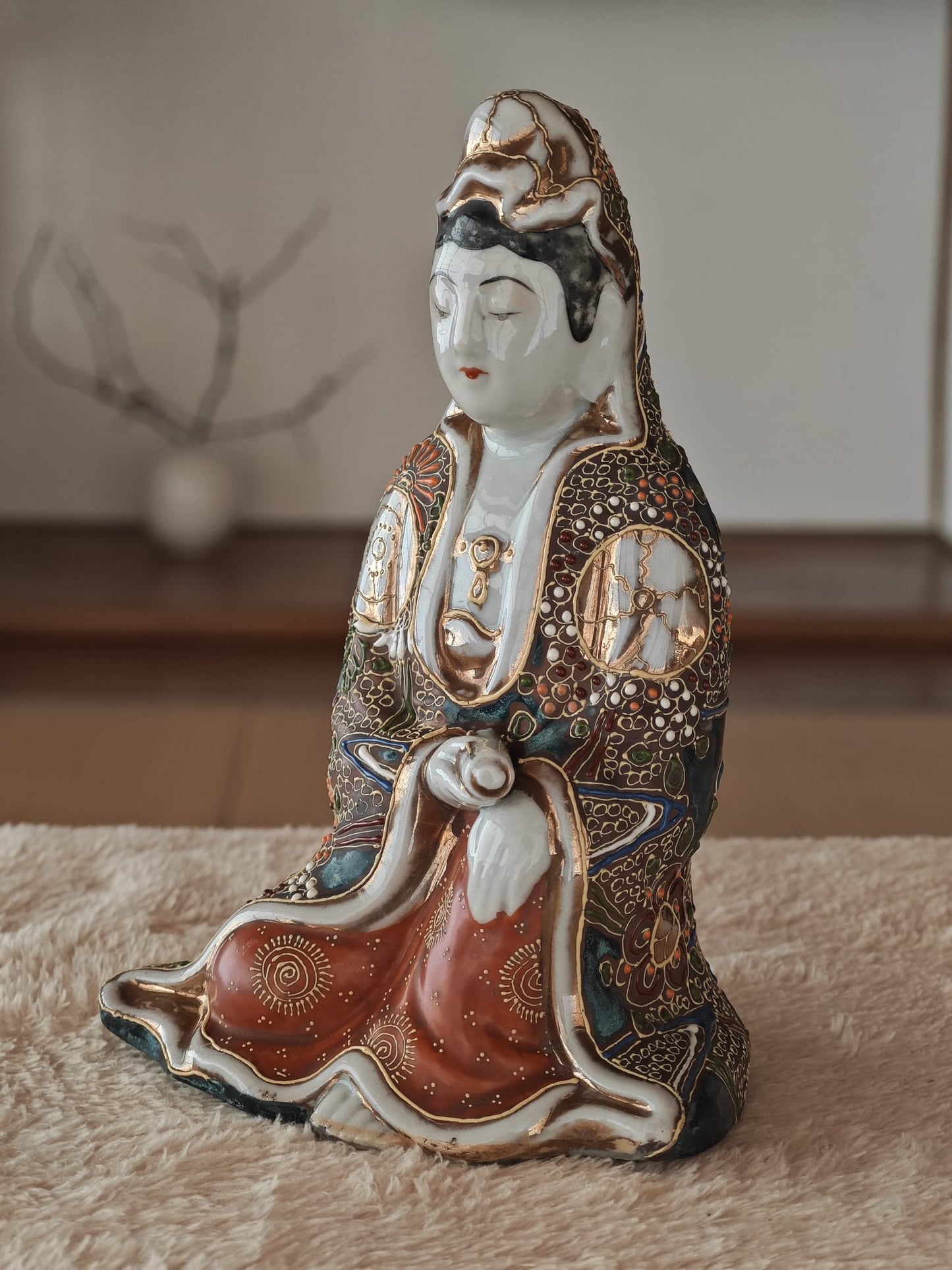 Kutani Colour Guan Yin