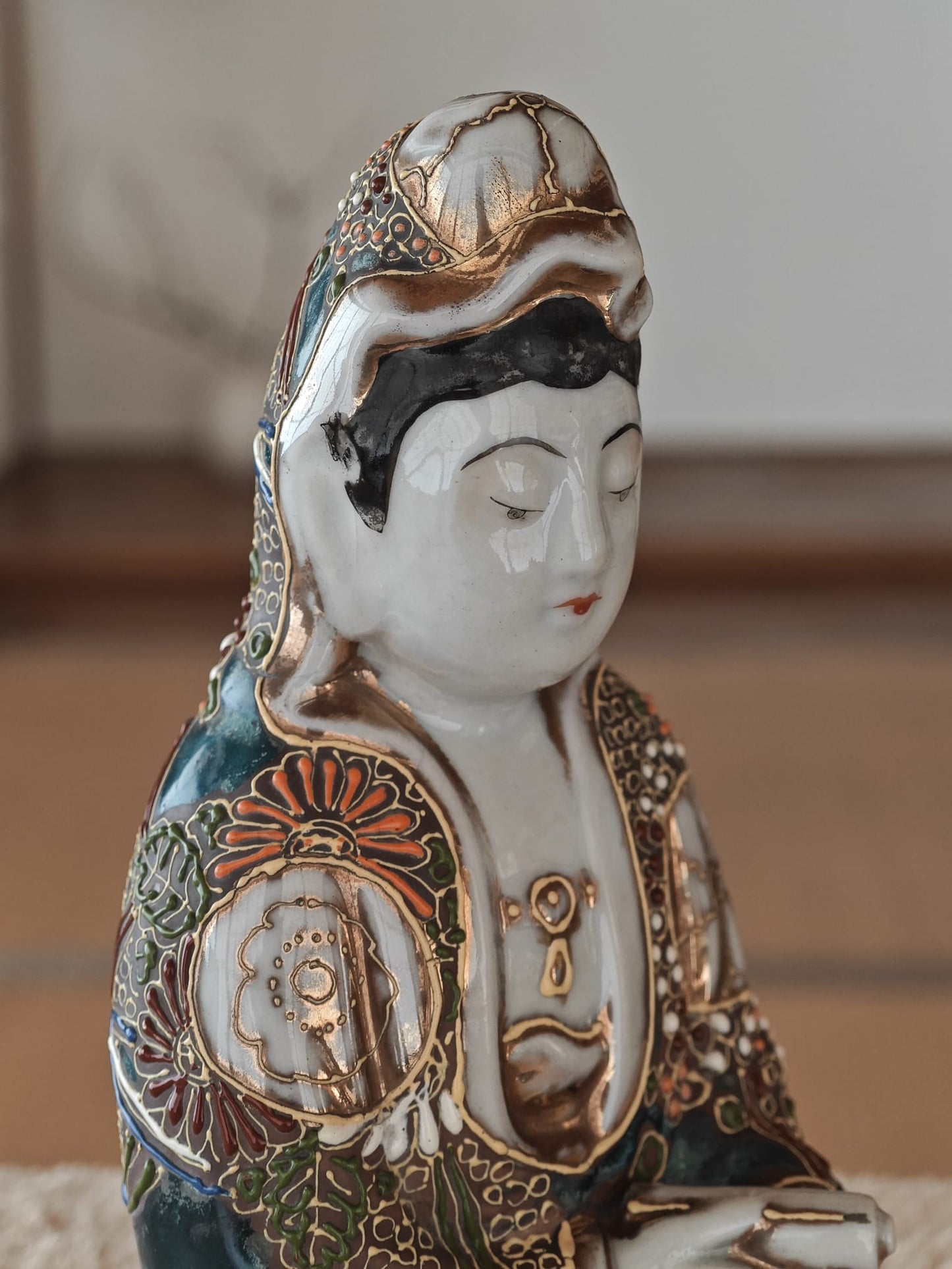 Kutani Colour Guan Yin
