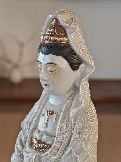 Kutani White Guan Yin