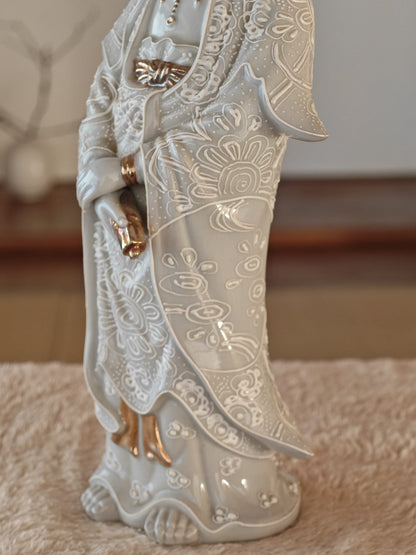Kutani White Guan Yin