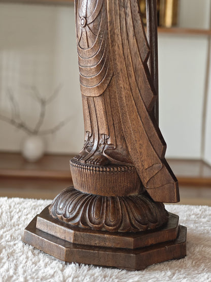 Wood Guan Yin by Honda Akihiko